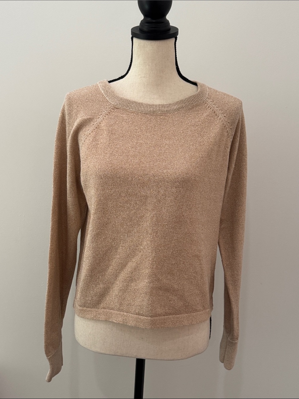 Forever 21 Gold Shimmer Knit Crewneck Pullover Sweater Medium Girly Shiny Comfy